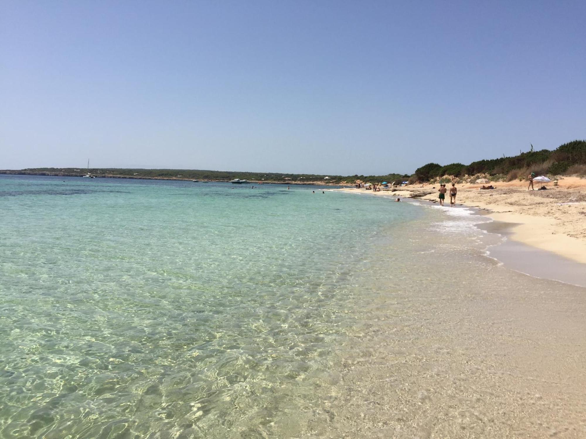 Apartamentos Laura Playa De Migjorn المظهر الخارجي الصورة
