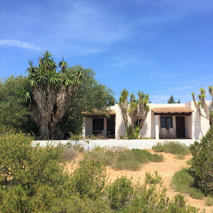Apartamentos Laura Playa De Migjorn المظهر الخارجي الصورة